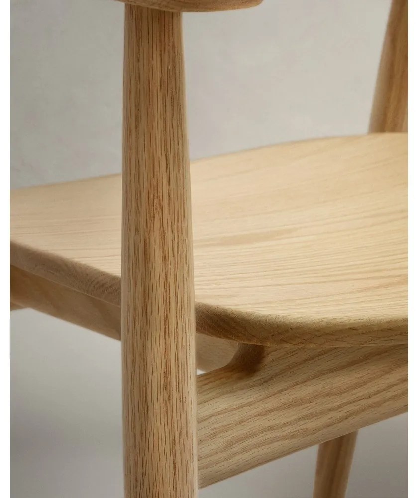 Jedálenská stolička z dubového dreva v prírodnej farbe Fondes – Kave Home