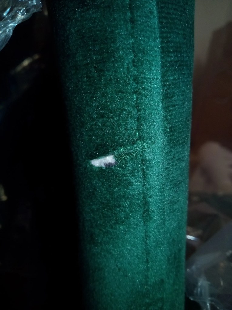 AKCIA Tmavozelená zamatová jedálenská stolička LIBRA s čiernymi nohami II. akosť