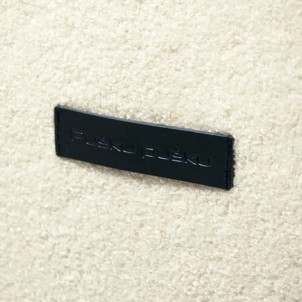 Krémový sedací vak z textílie buklé Sofa Lounge – SLOWDOWN