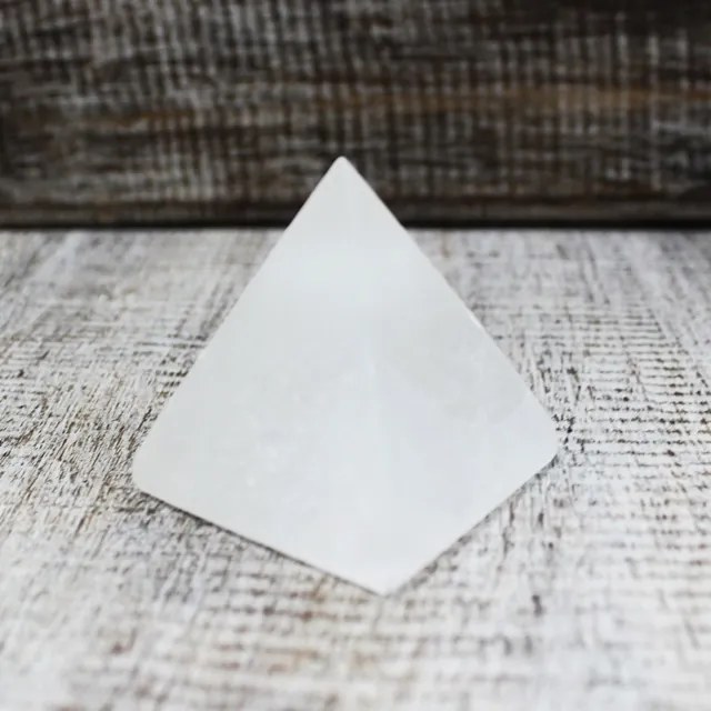Selenit pyramída 5 cm
