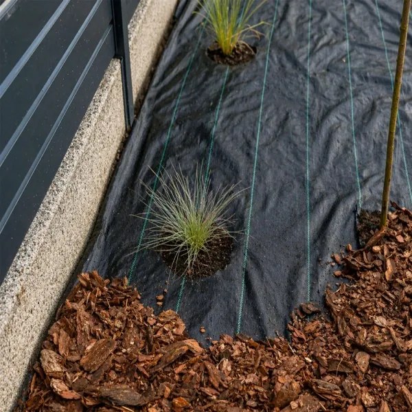 Čierna agrotextília proti burine 1 × 50 m, 70 g/m²
