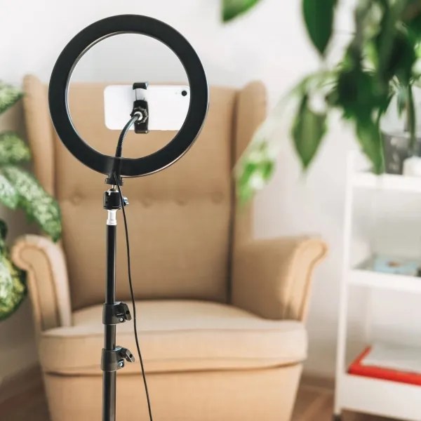 LED Stmievateľná lampa so statívom a držiakom na vlogovanie LED/15W/5V 2700-6500K