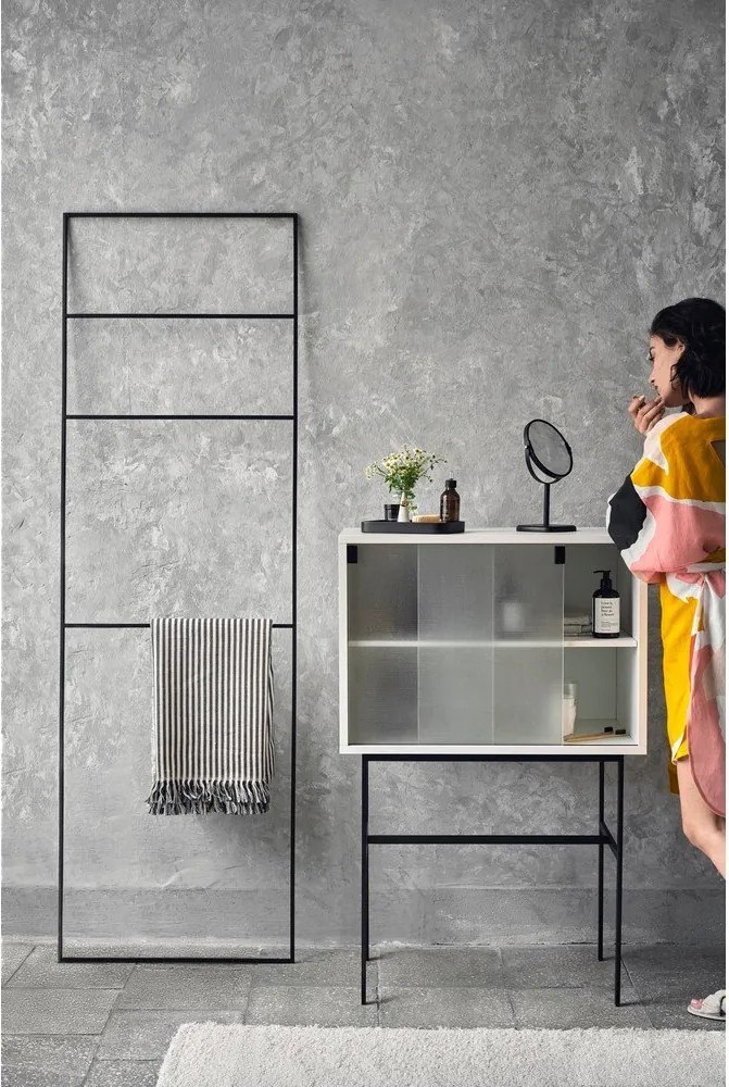 Sivobéžová vitrína s posuvnými dverami 70x109x40 cm Lekko – noo.ma