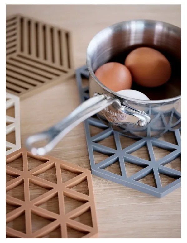 Čierna silikónová podložka pod horúce nádoby Zone Triangles