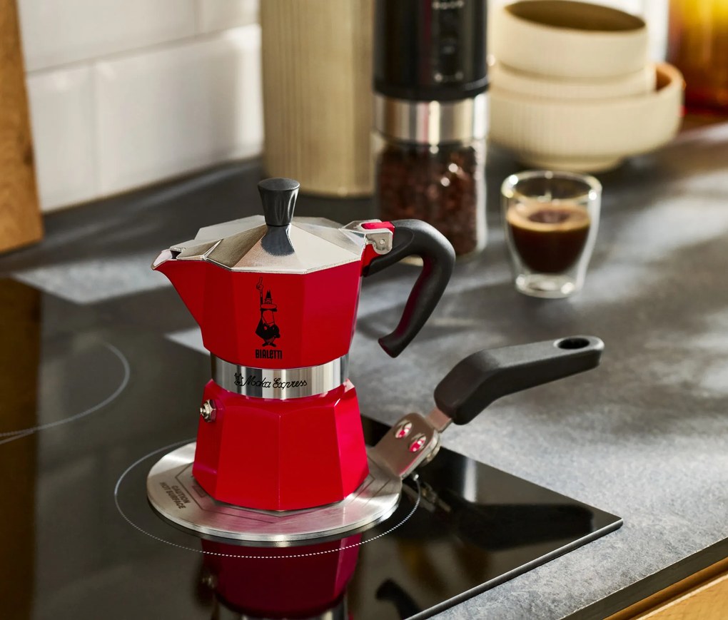 Kávovar na moka kávu Bialetti Moka Express, 130 ml, červený
