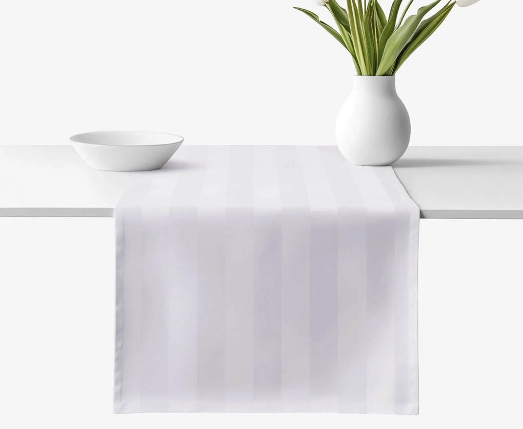 Goldea damaškový behúň na stôl - svetlo sivé prúžky so saténovým leskom 50x140 cm