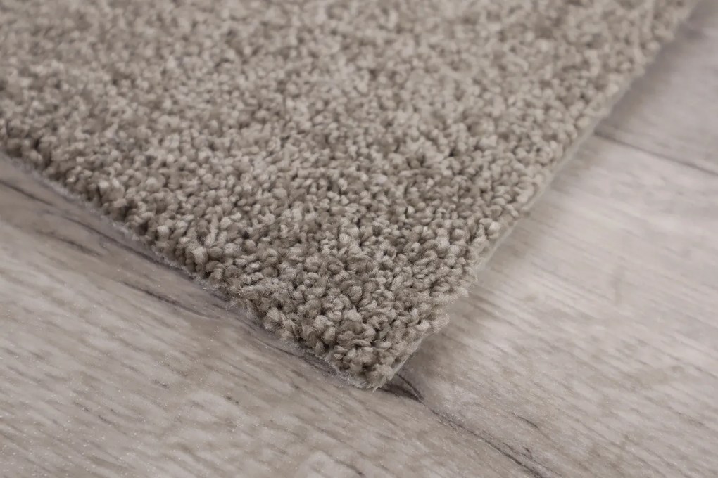 AKCIA: 👣🛡️150x150 cm Kusový koberec Capri béžovej - neúčtujeme odrezky z role - obšitý zo všetkých strán + protišmyková úprav, šíře, hnedá