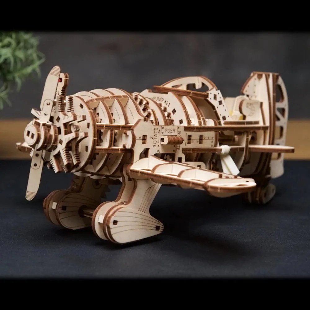 Ugears 3D mechanické puzzle Lietadlo Mad Hornet 354 ks