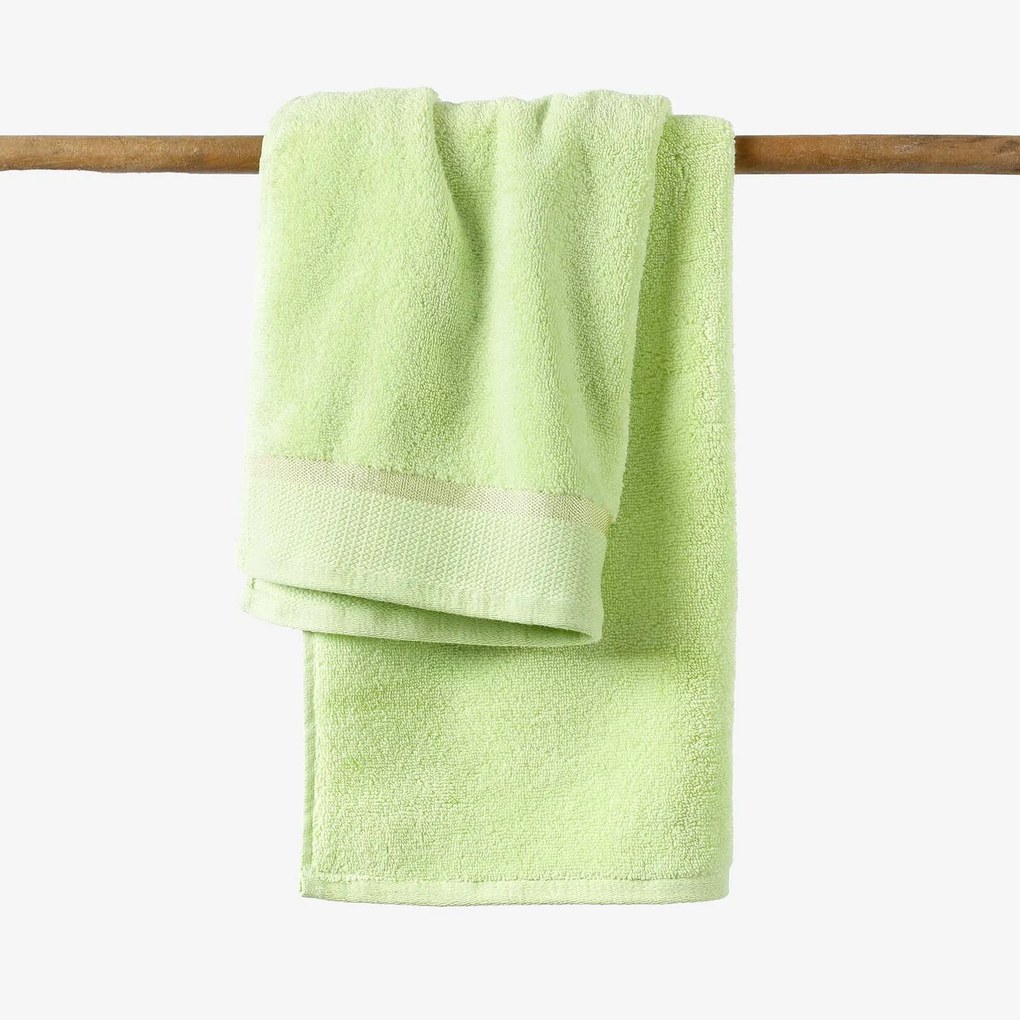 Goldea bavlnený froté uterák / osuška soft - zelený 50 x 100 cm