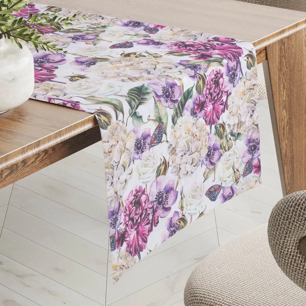 Biante Dekoračný behúň na stôl PML-108 Fialové kvety s motýlikmi na bielom 20x120 cm