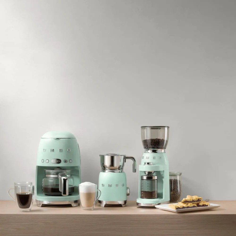 Svetlozelený kávovar na prekvapkávanú kávu Retro Style – SMEG