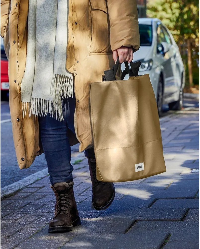 Čierna chladiaca taška 16 l – Black + Blum