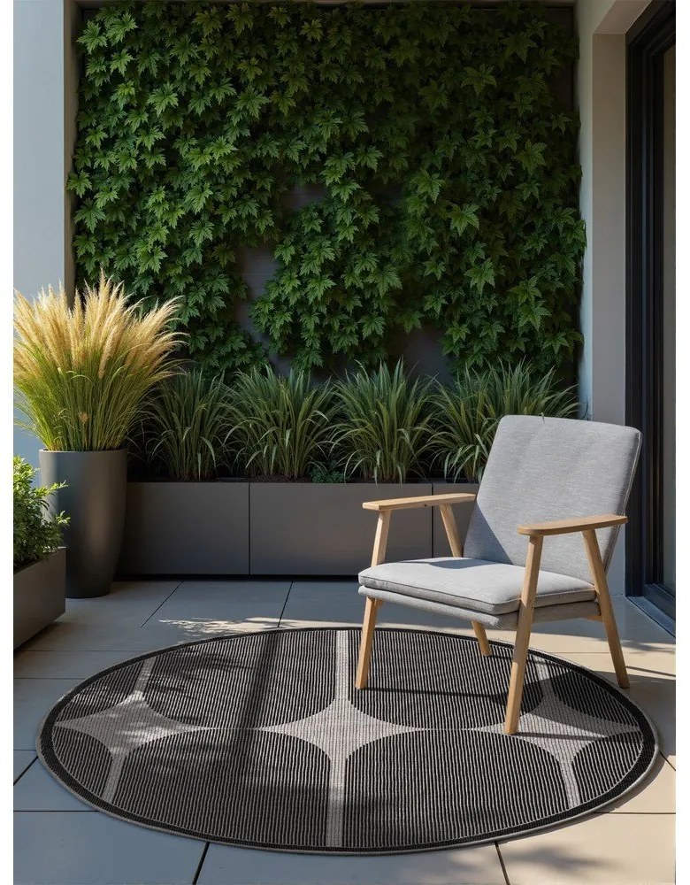 Čierno-biely okrúhly vnútorný a vonkajší koberec ø 160 cm Duet Bowen – NORTHRUGS