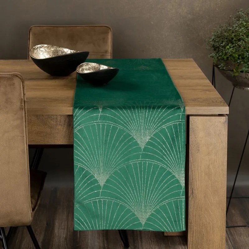 Dekorstudio Elegantný zamatový behúň na stôl BLINK 14 zelený Rozmer behúňa (šírka x dĺžka): 35x140cm