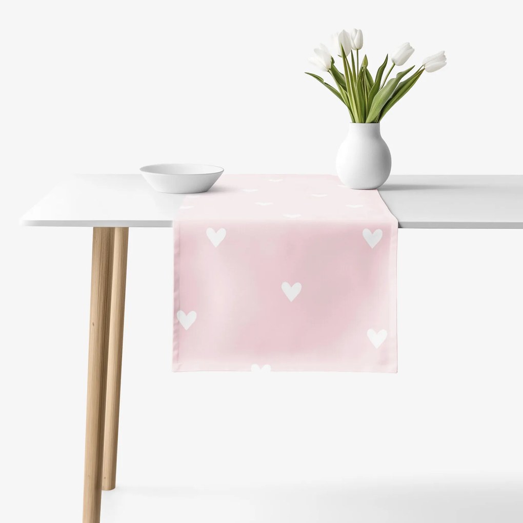 Goldea behúň na stôl 100% bavlnené plátno - srdiečka na púdrovo ružovom 35x160 cm