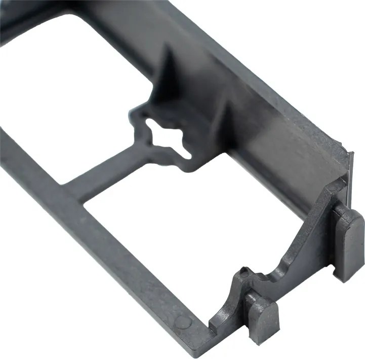 Plastový neviditeľný obrubník LEGI 45 mm