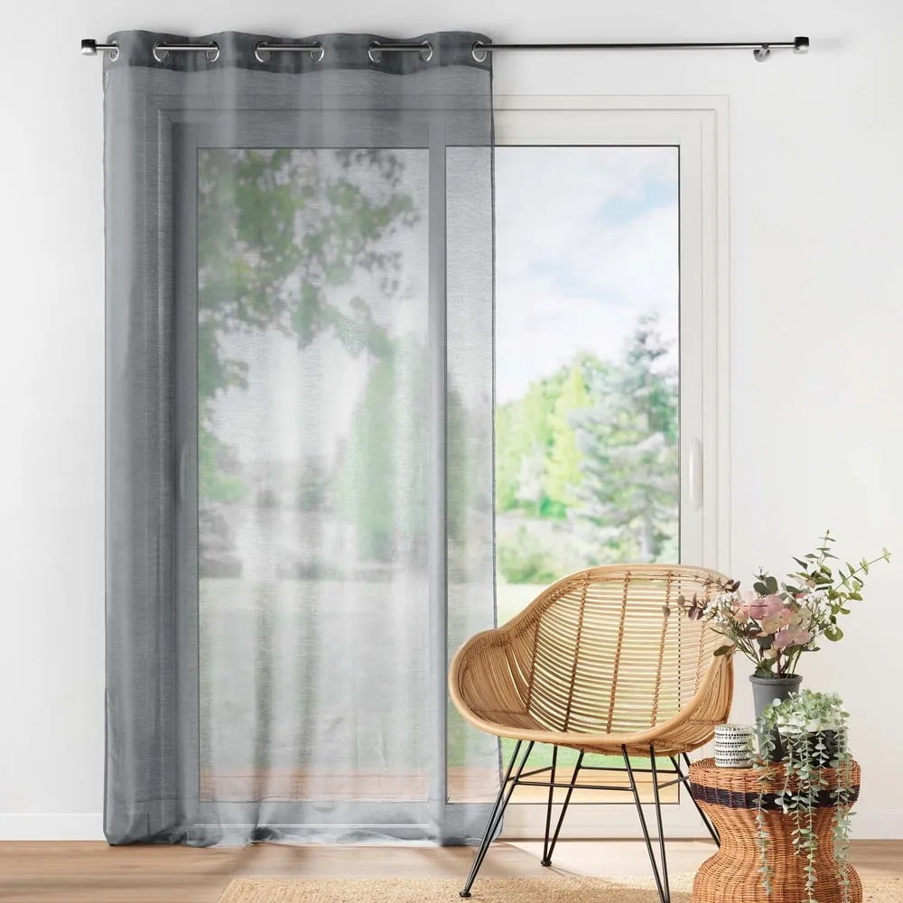 Sivá voálová záclona 140x240 cm Lissea – douceur d'intérieur