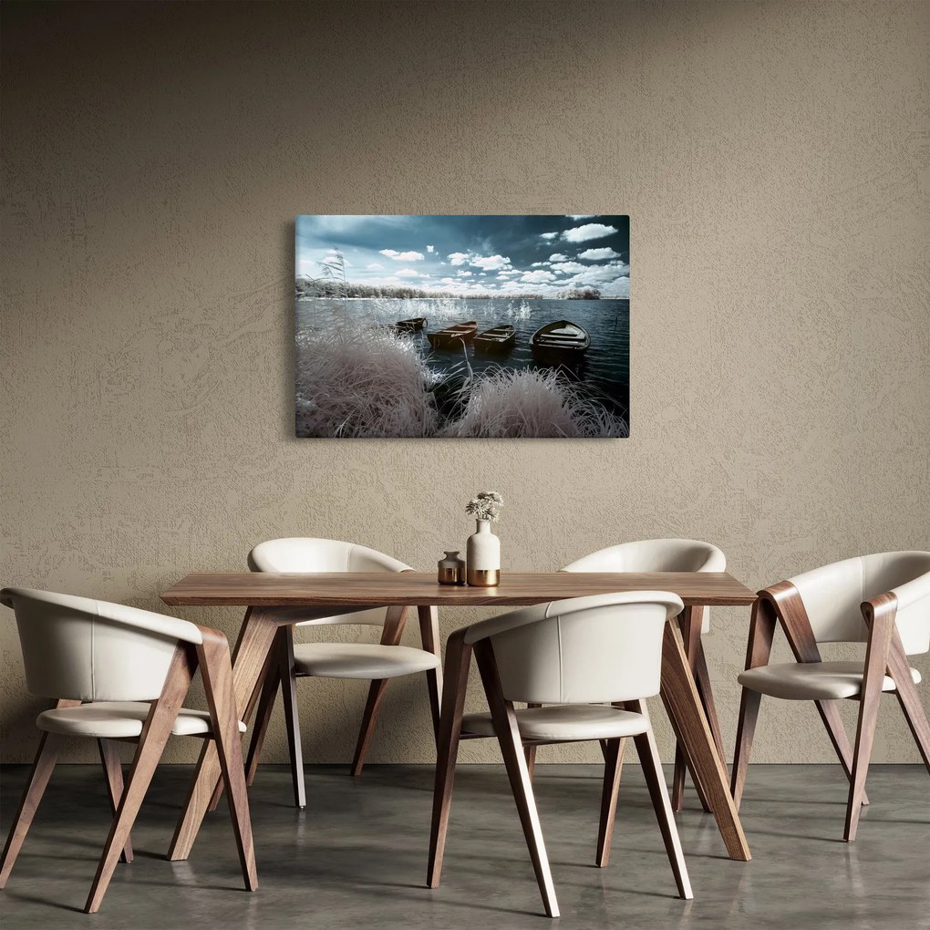 Obraz - Drevené loďky na jazere (90x60 cm)