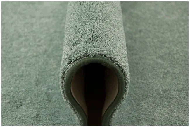 Metrážny koberec Essential Elite 40 zelený