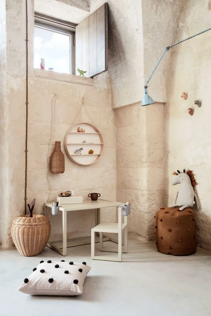ferm LIVING Vankúš s výplňou Dot Tufted Sand 50 x 50 cm