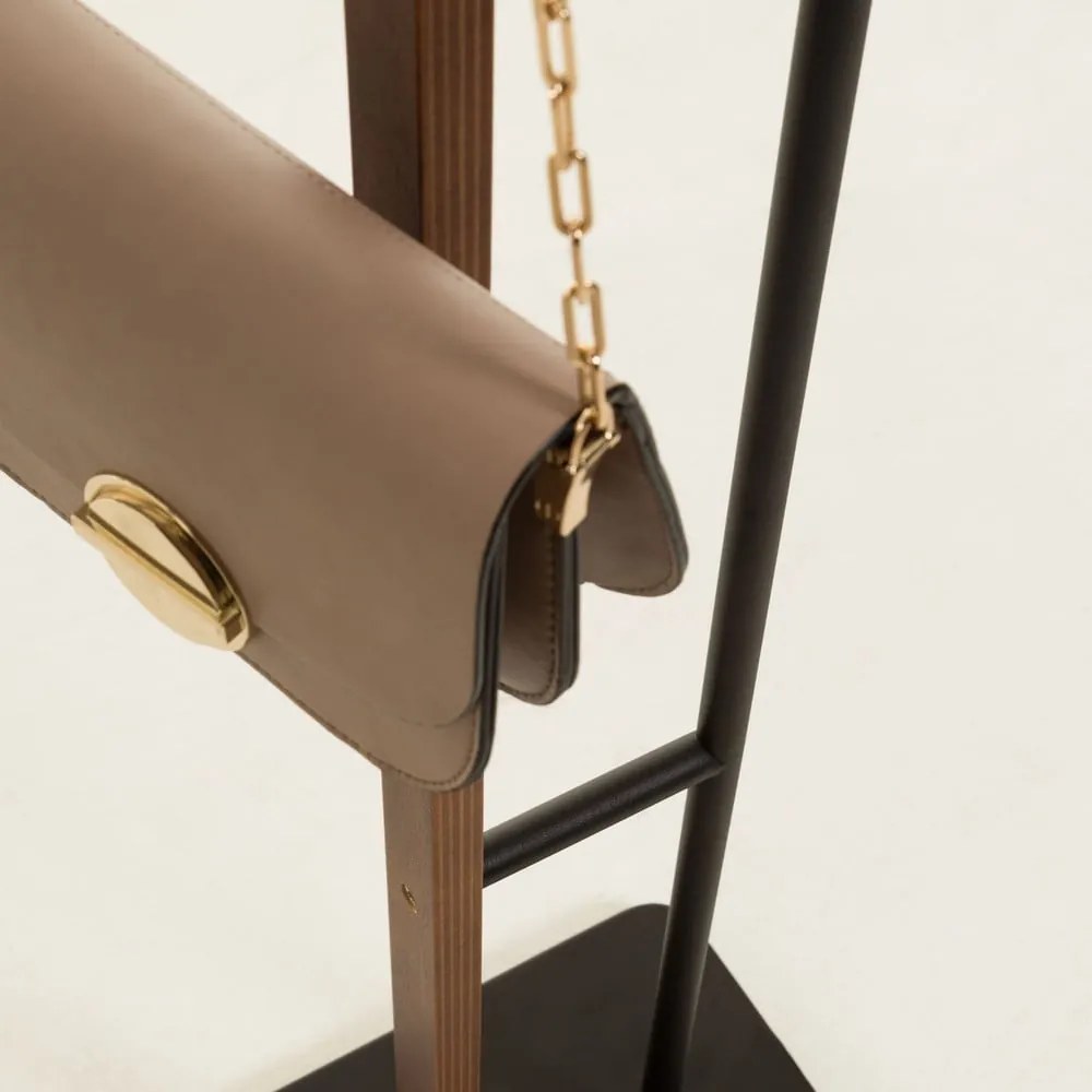 Vešiak v orechovom dekore Kave Home Magali