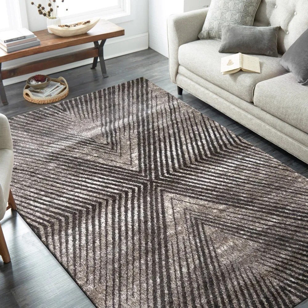 Moderný koberec so zaujímavým geometrickým vzorom opakujúcich sa diagonálnych čiar Šírka: 120 cm | Dĺžka: 170 cm