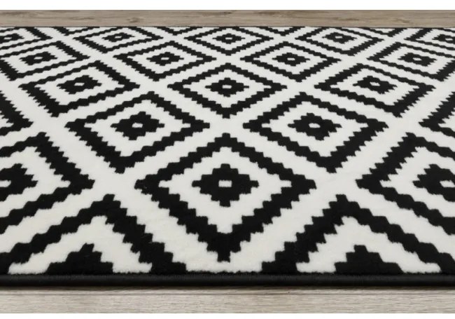 Behúň BCF MORAD Ruta romby čierny / krém - Výpredaj