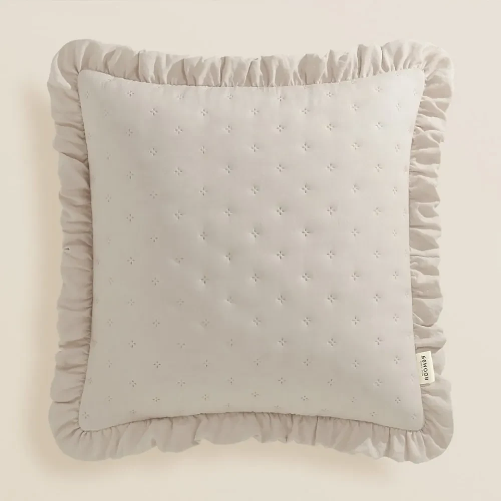 Romantická obliečka na vankúš Molly v béžovej farbe 45 x 45 cm