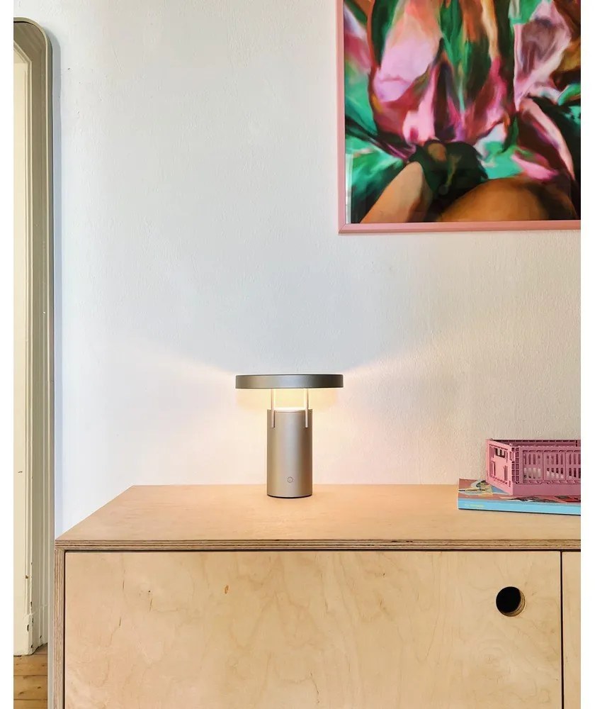 Svetlosivá LED stmievateľná stolová lampa (výška 20 cm) BringMe – Hübsch