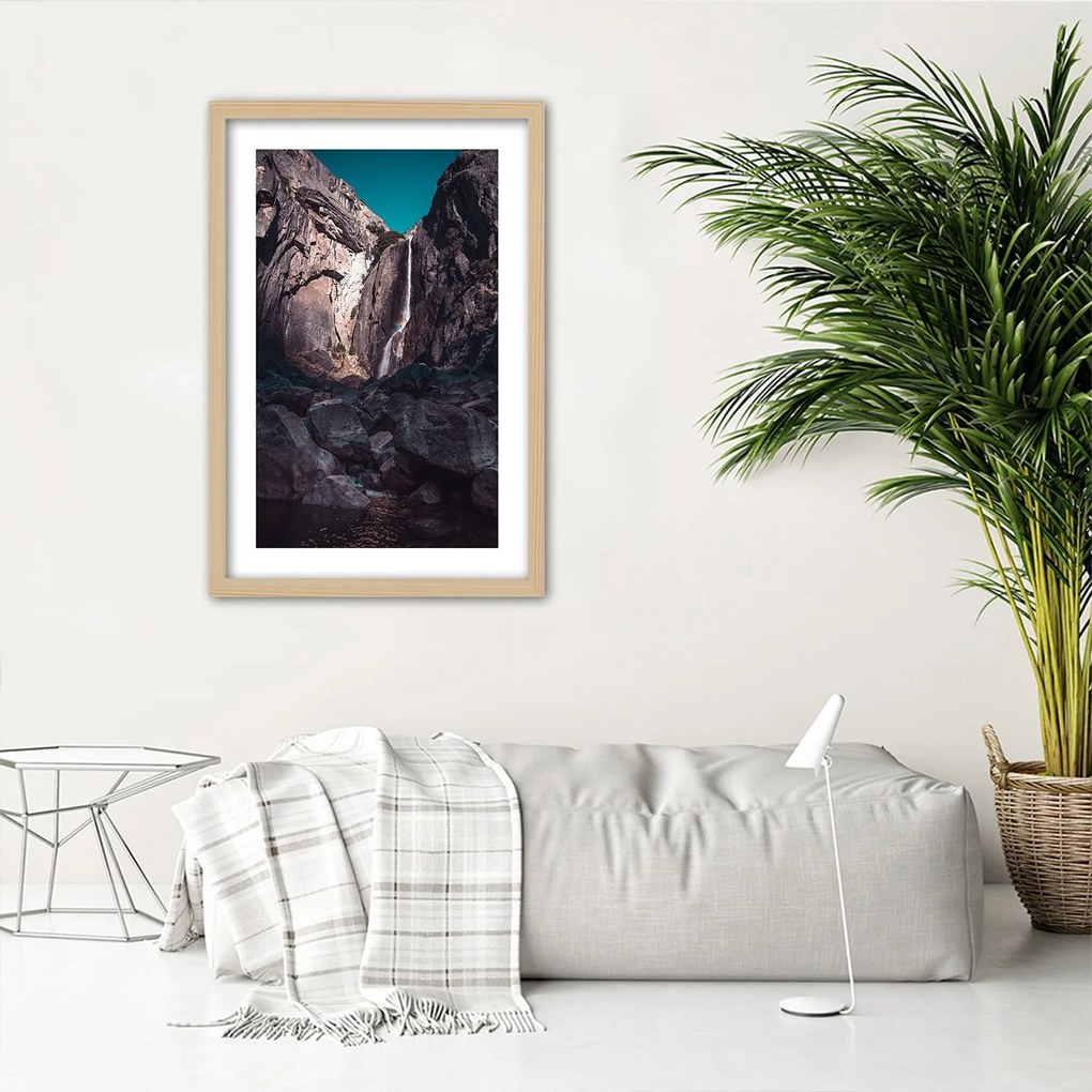 Gario Plagát Vodopád medzi vysokými skalami Farba rámu: Bez rámu, Rozmery: 40 x 60 cm