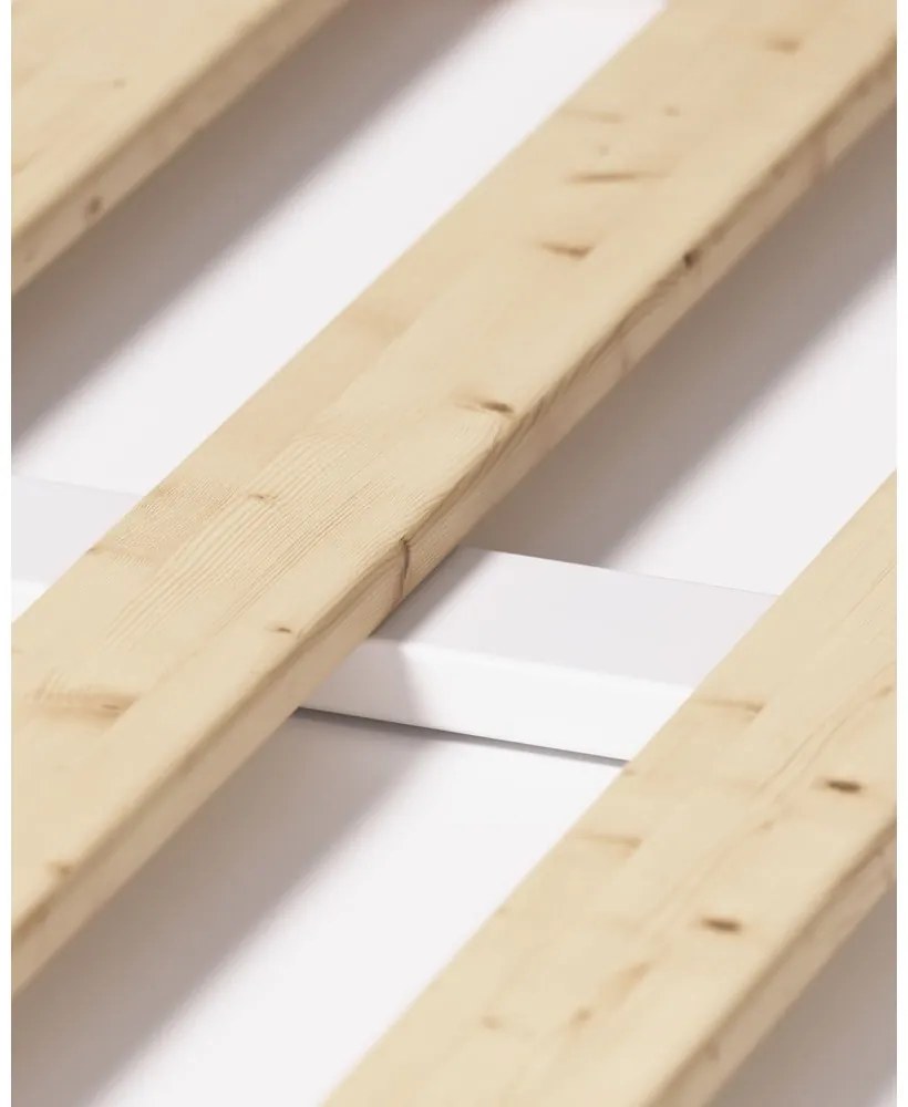 Biela domčeková detská posteľ z bukového dreva s roštom 90x190 cm Maralis – Kave Home