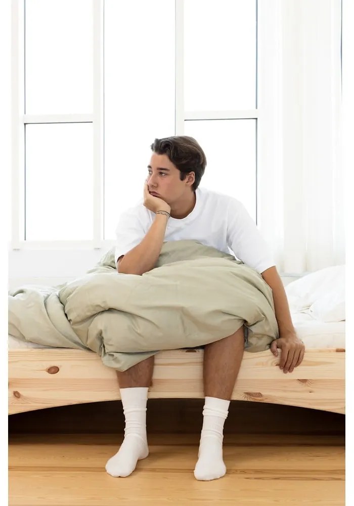 Dvojlôžková posteľ z borovicového dreva bez čela 180x200 cm v prírodnej farbe Orbit – Karup Design