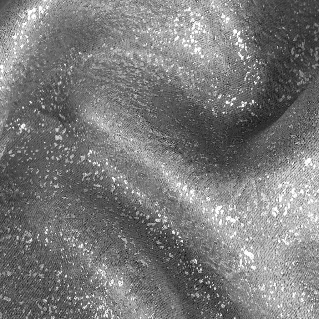 ZATEMŇOVACÍ ZÁVES NA PÁSKE EBRU 135X270 CM STRIEBORNÁ