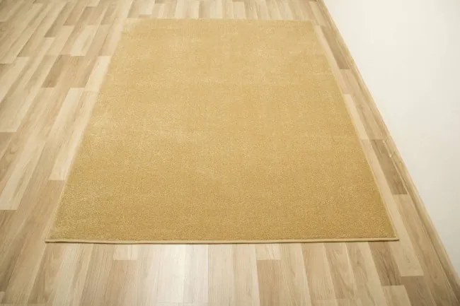 Metrážny koberec Forest 50 medový