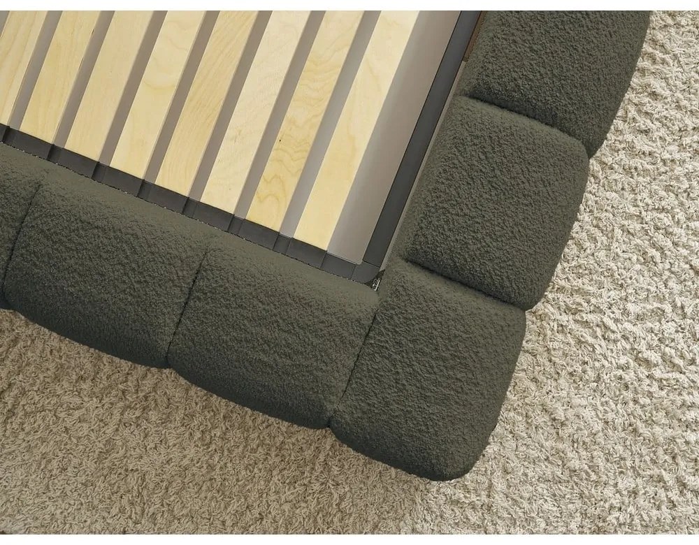 Zelená čalúnená dvojlôžková posteľ s úložným priestorom s roštom 160x200 cm Mont Blanc – Bobochic Paris