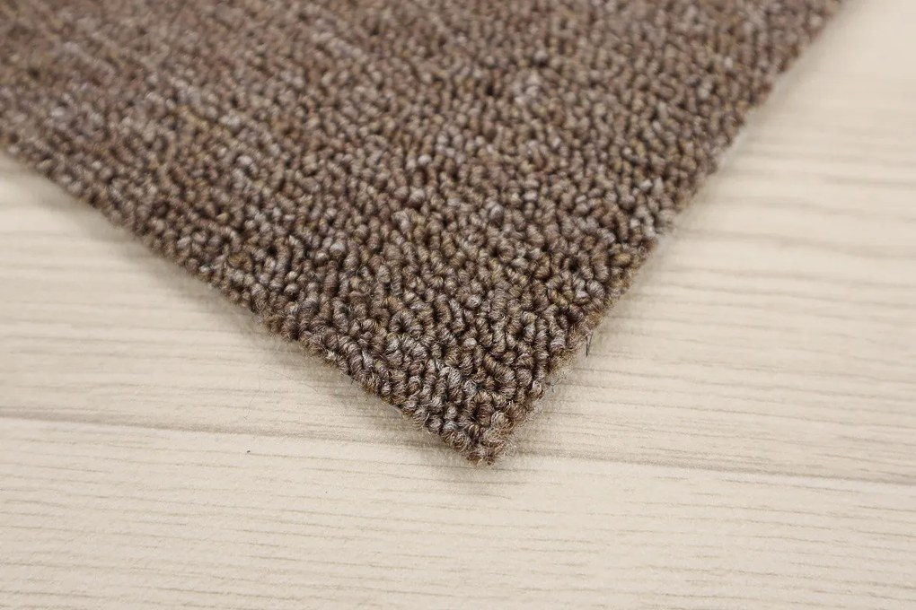 Vopi, Koberec metráž Astra hnedá - neúčtujeme odrezky z role, na mieru, šíře 1,33m,1m,2m,3m,4m,na mieru, neúčtujeme odrezky, hnedá, ab (mriežka), chodba / predsieň