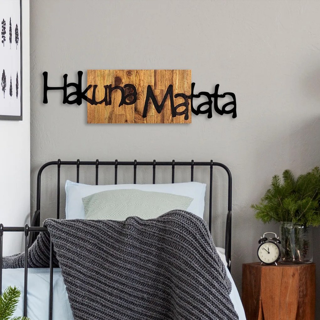 Nástenná drevená dekorácia HAKUNA MATATA hnedá/čierna