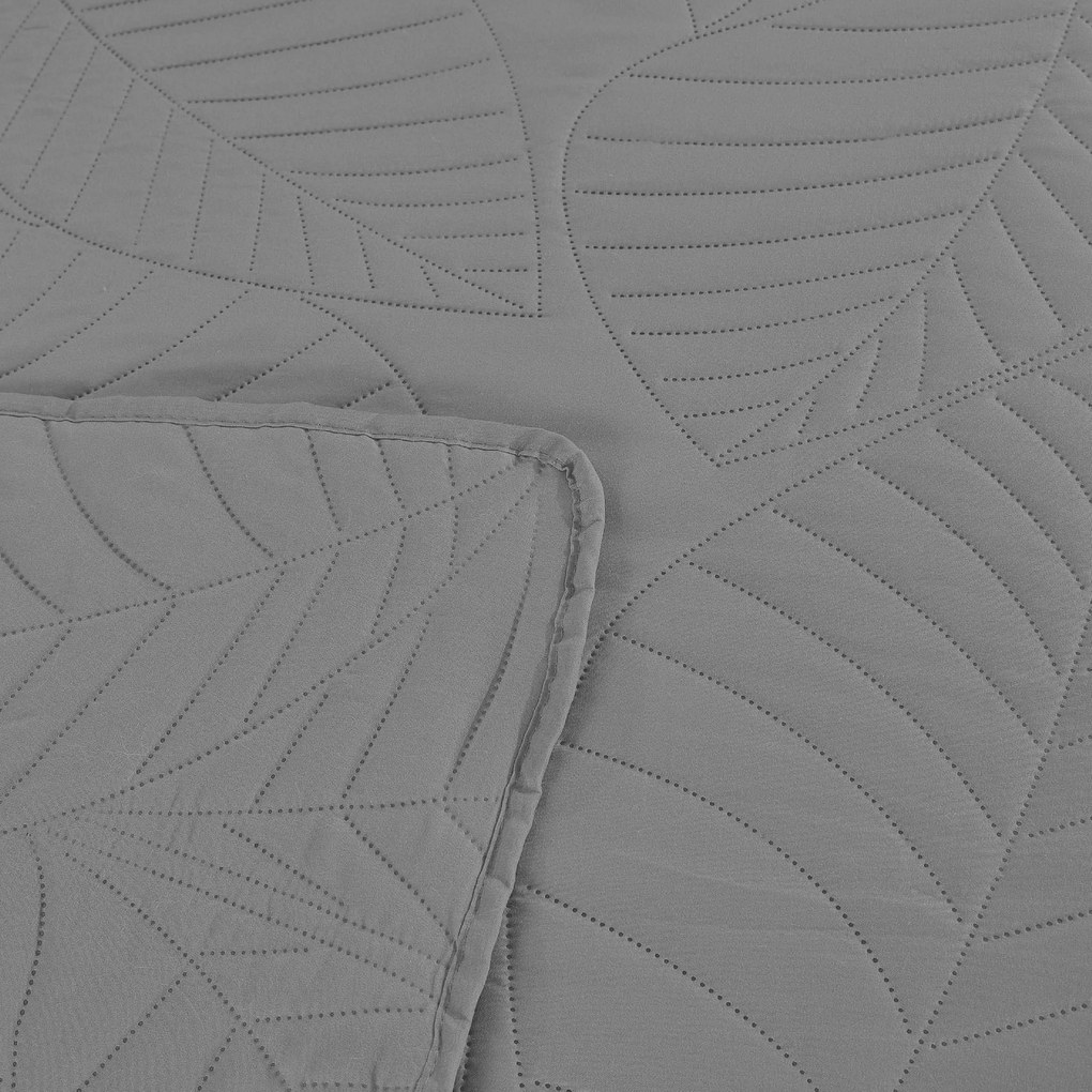Sivý prehoz na posteľ so vzorom LEAVES Rozmer: 170 x 210 cm