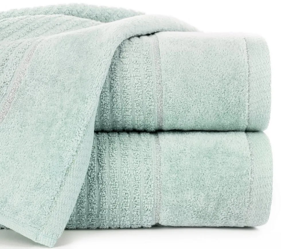 Bavlnená osuška GLORY v mentolovej farbe s velúrovým okrajom prešitá lesklou niťou Šírka: 50 cm | Dĺžka: 90 cm
