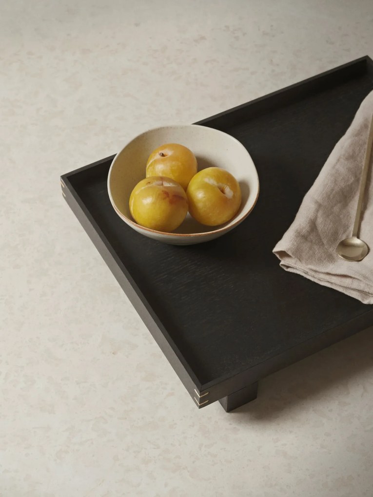 ferm Living Bon drevený podnos malý čierny dub 110209106