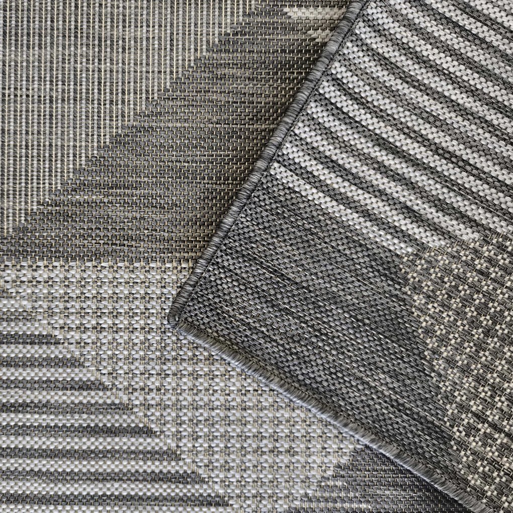 DY Sivý obojstranný koberec s geometrickým vzorom Zara 16 Rozmer: 160x230 cm