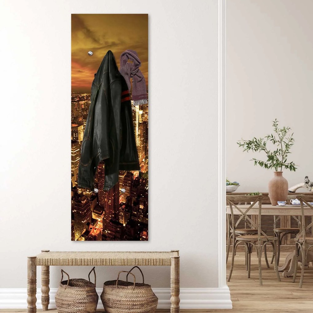 Gario Vešiak na stenu New York v noci Rozmery: 40 x 118 cm