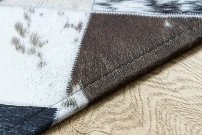 Koberec PATCHWORK 21720 béžový/hnedý - imitácia kože krava, romby