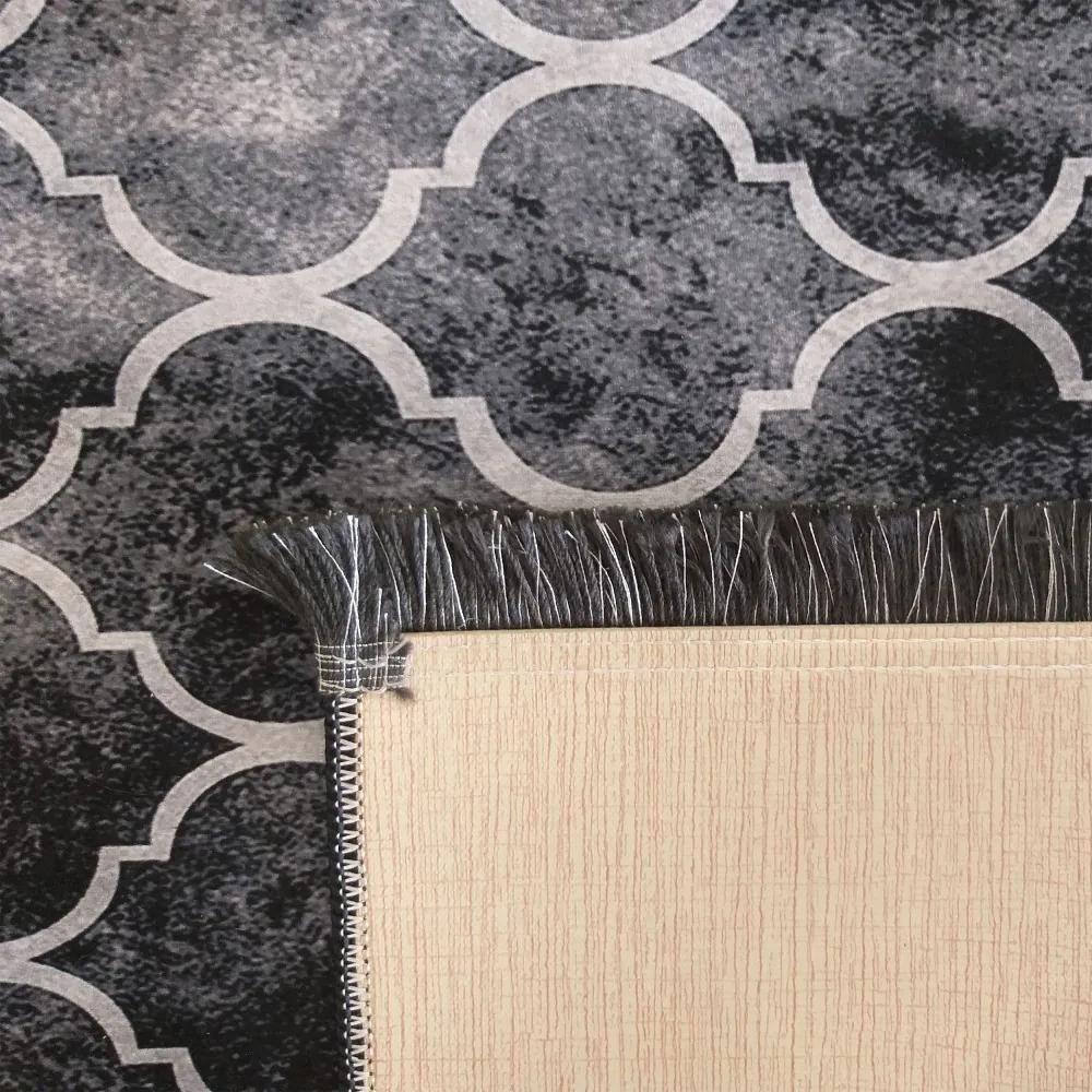 Protišmykový koberec so štýlovým vzorom