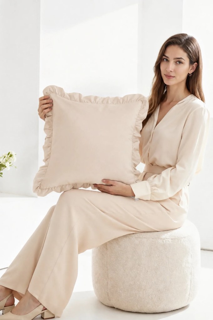 Saténová obliečka na vankúš RUFFY PREMIUM béžová Rozmer: 70x80 cm
