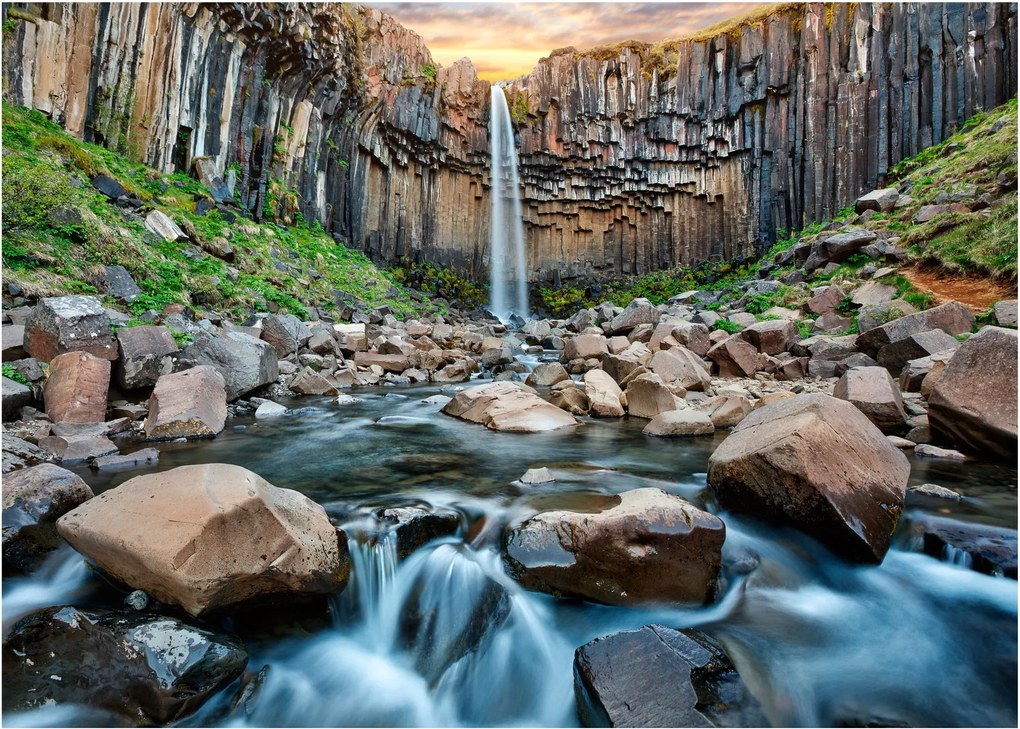 Sklenený obraz - Vodopád Svartifoss, Island (70x50 cm)