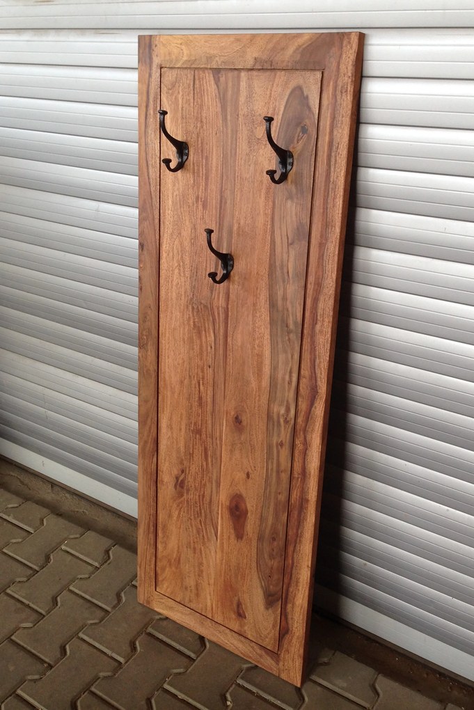 furniture-nabytek.cz - Věšák s 3 háčky Rami 50x140x2,5
