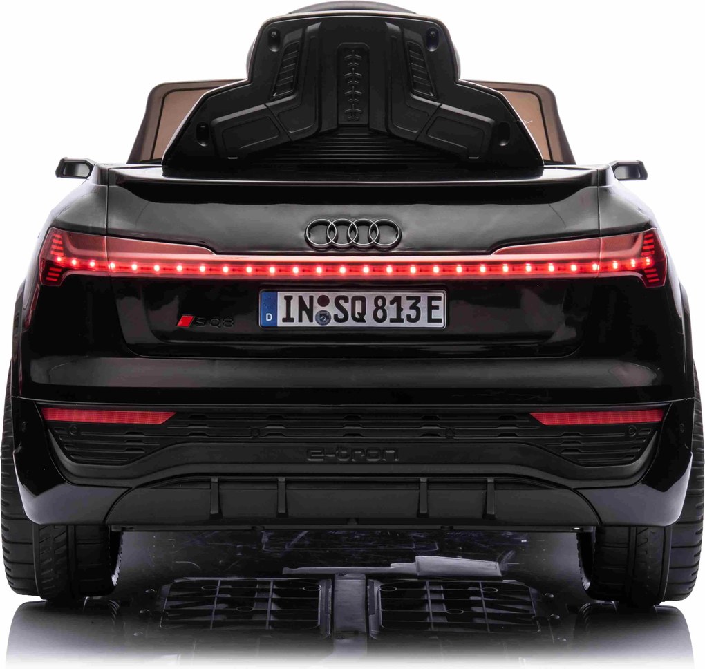 Ramiz Audi SQ8 vozidlo Čierna