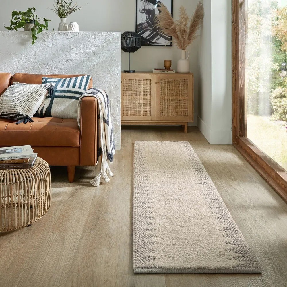 Krémový ručne tkaný behúň s prímesou vlny 60x230 cm Minerals Border – Flair Rugs