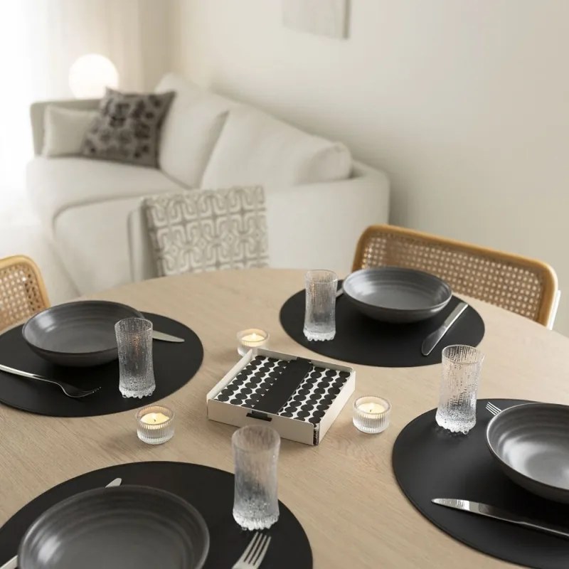 Okrúhle prestieranie, recyklovaná koža / čierne